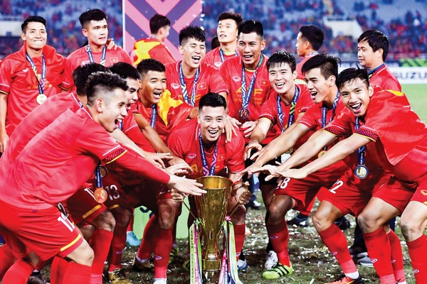 Tuyển Việt Nam, HLV Kim Sang Sik sẽ làm mới phiên bản của thầy Park